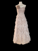 location_robe_soiree_beige_taupe_eglantine_01